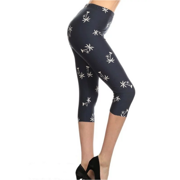 👏🏽👏🏽👏🏽🙌🏽🙌🏽 perfection!! @giakaleena in our Starry Dip leggings  shutting down the streets 😜 Shop now at www.poshsnob.com or clicking link  in bio 💎💎 …